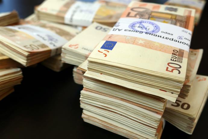 Може ли плащанията в брой в еврозоната да се облагат с данък?