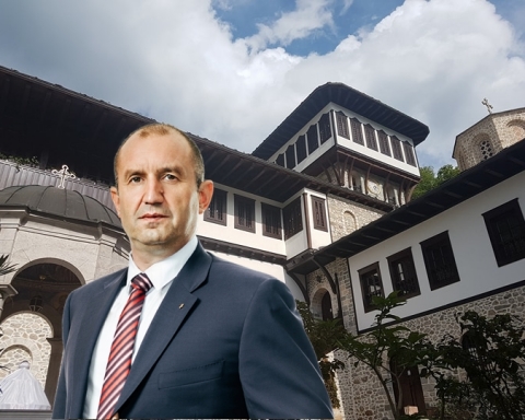 Българският държавен глава бе посрещнат лично от игумена на най-големия македонски манастир Партений и епископ Тимотей.