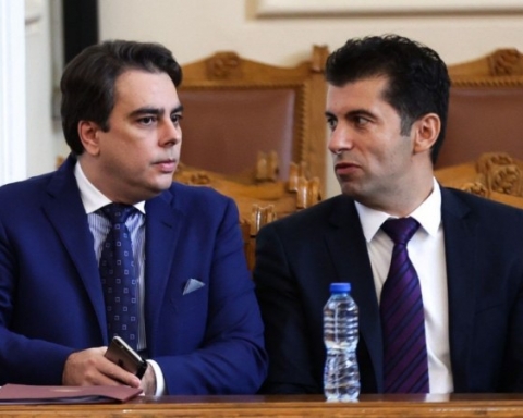 Румен Петков: За какви измамници става дума, оставаме на студено заради Кирил и Асен