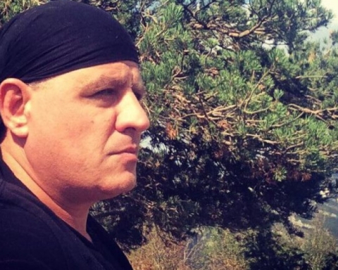 Едни хора /отвъд океана/ изведнъж започват да откриват, че в чиниите им вече няма пържола. Само ориз