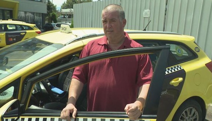 Този таксиметров шофьор върна на клиент забравени 5 000 евро